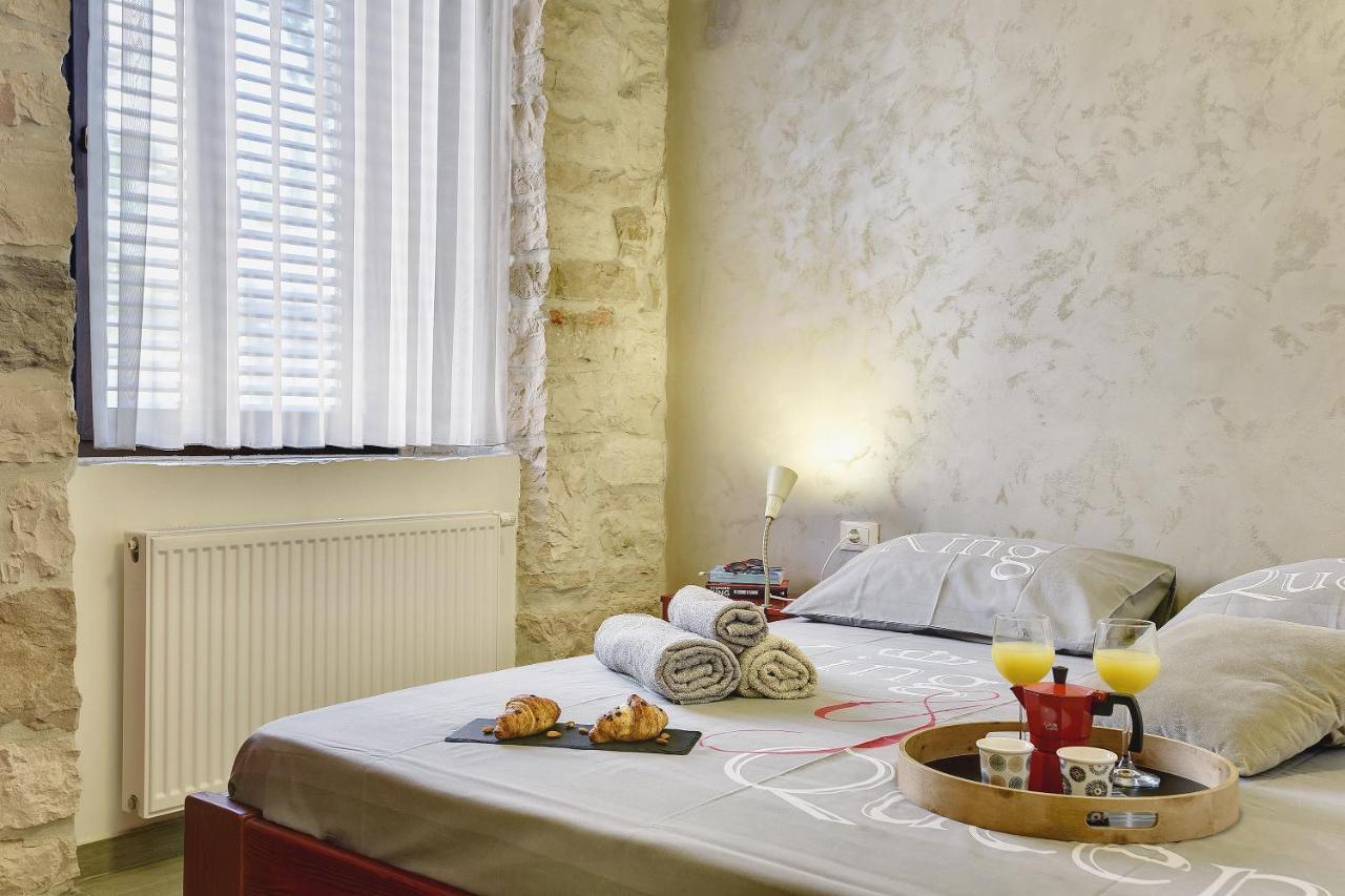 Mimoza Old Town Pula Apartments מראה חיצוני תמונה