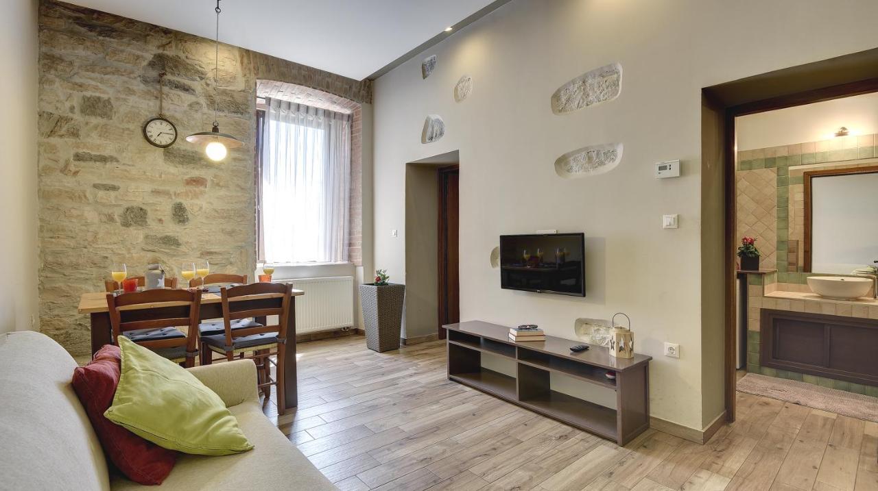 Mimoza Old Town Pula Apartments מראה חיצוני תמונה
