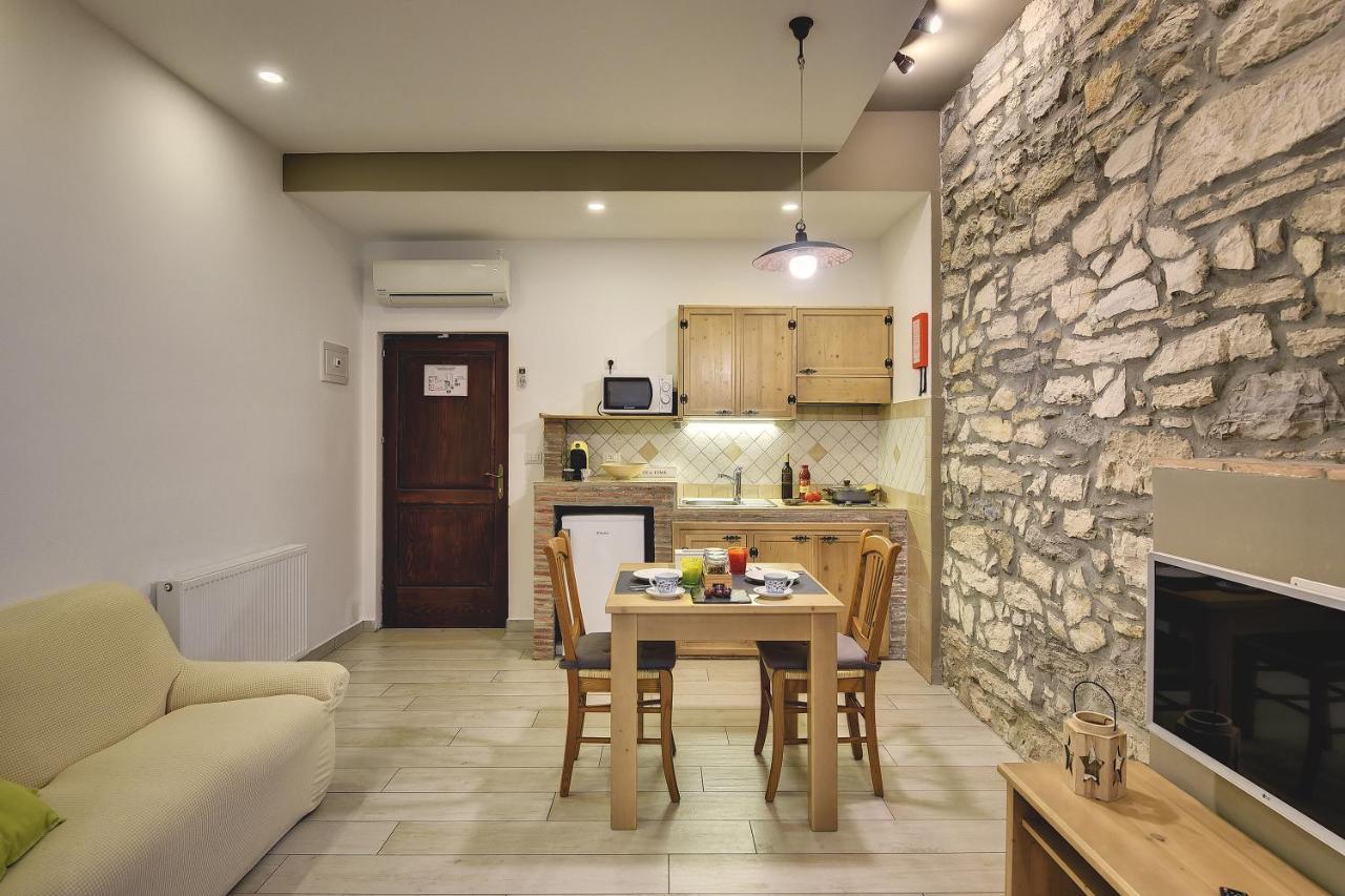 Mimoza Old Town Pula Apartments מראה חיצוני תמונה