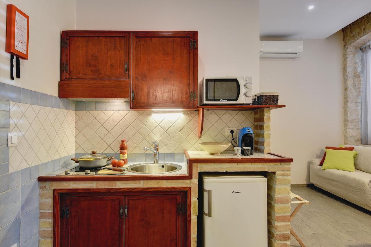 Mimoza Old Town Pula Apartments מראה חיצוני תמונה