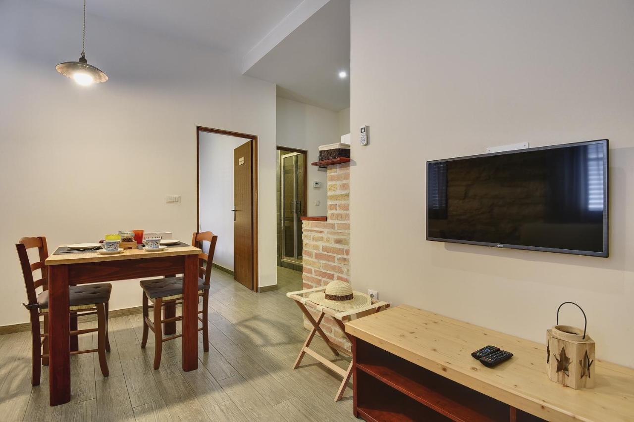 Mimoza Old Town Pula Apartments מראה חיצוני תמונה