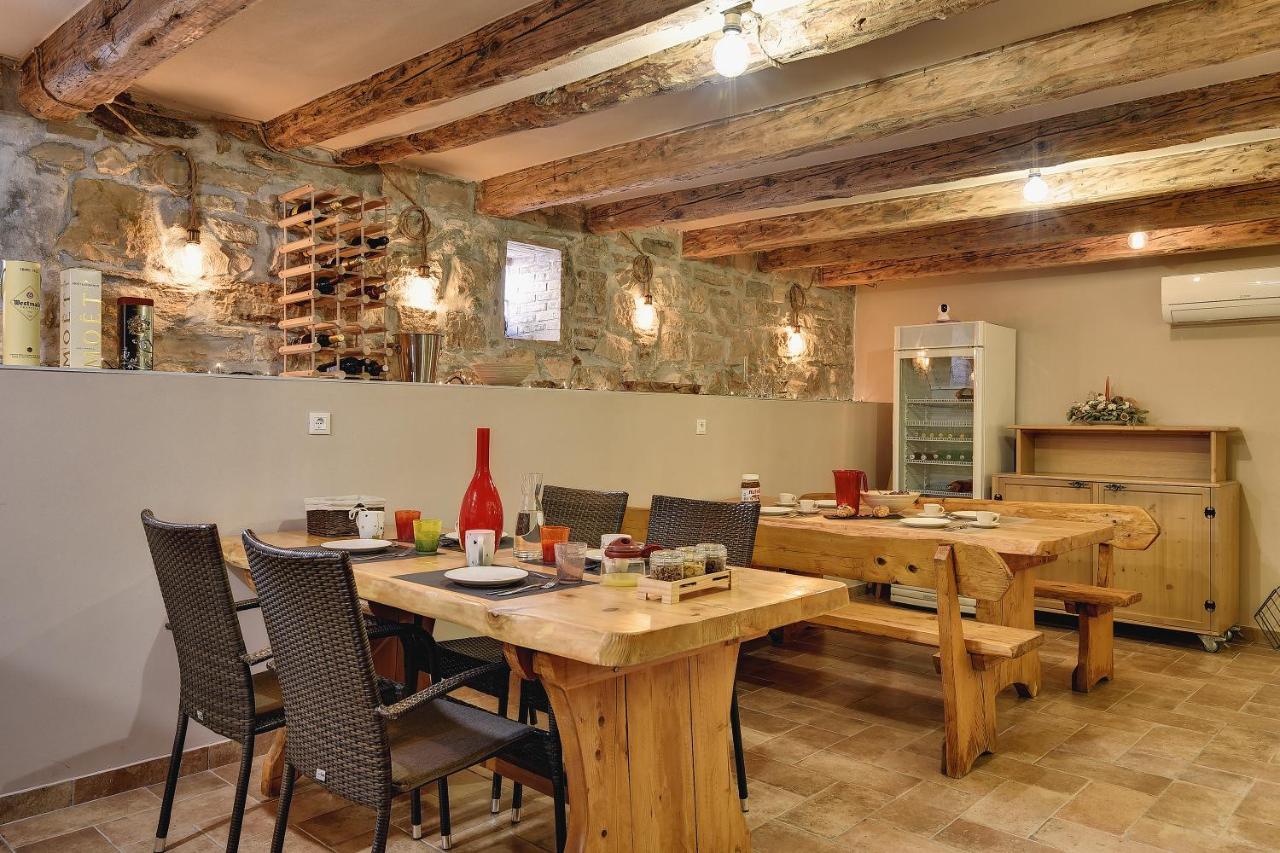 Mimoza Old Town Pula Apartments מראה חיצוני תמונה
