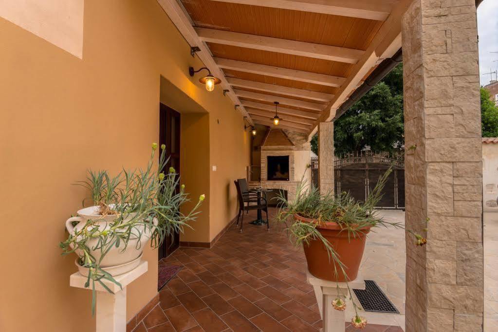 Mimoza Old Town Pula Apartments מראה חיצוני תמונה