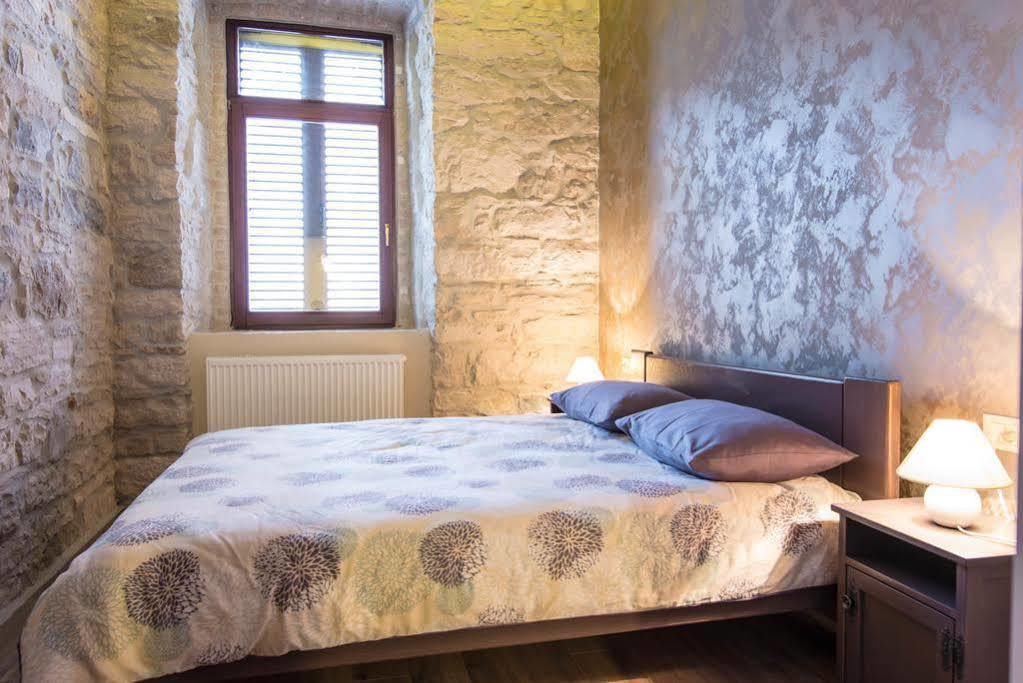 Mimoza Old Town Pula Apartments מראה חיצוני תמונה