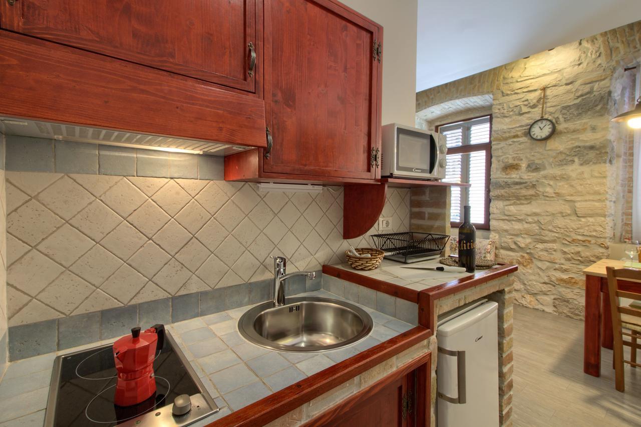 Mimoza Old Town Pula Apartments מראה חיצוני תמונה