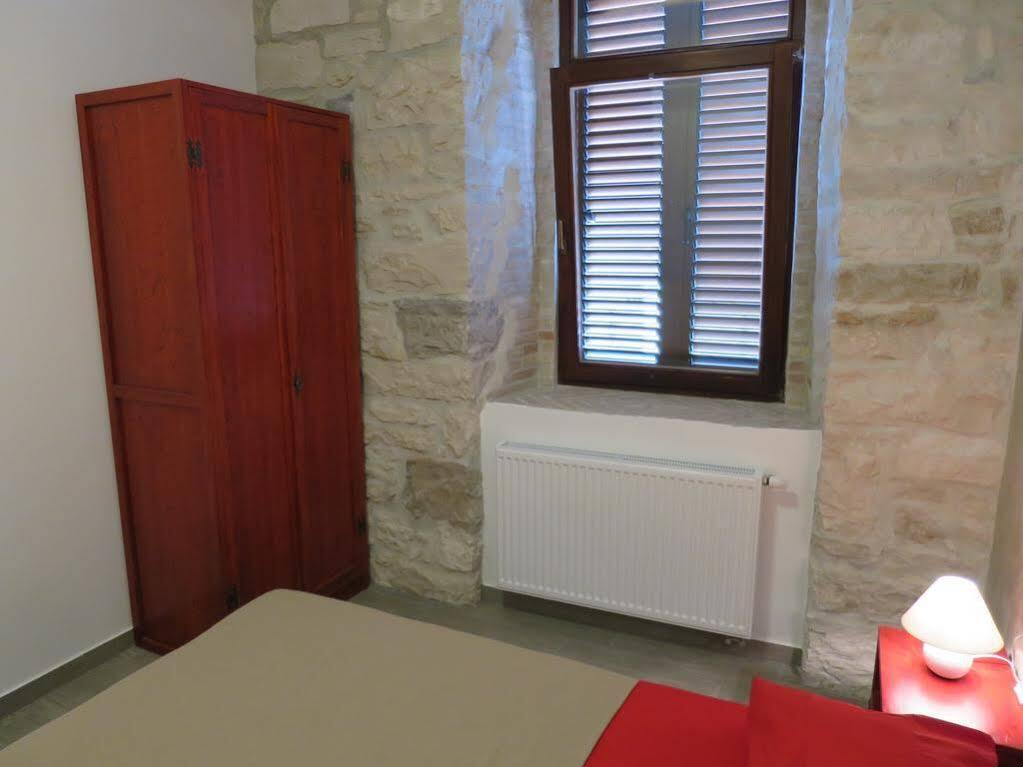 Mimoza Old Town Pula Apartments מראה חיצוני תמונה